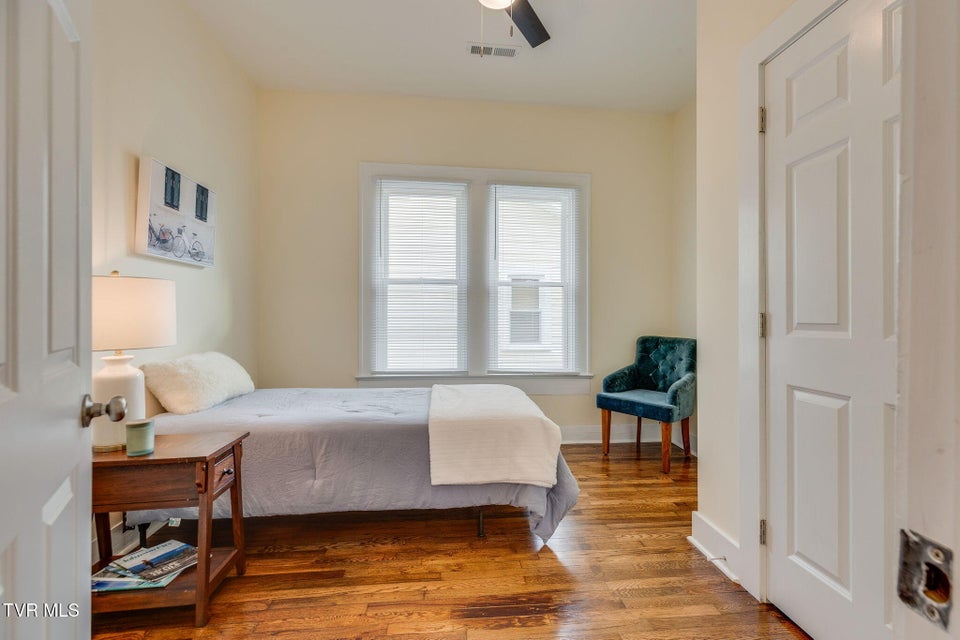 Photo #19: 212 H Street