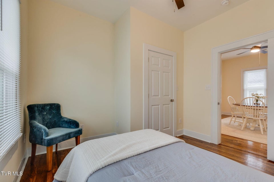 Photo #21: 212 H Street