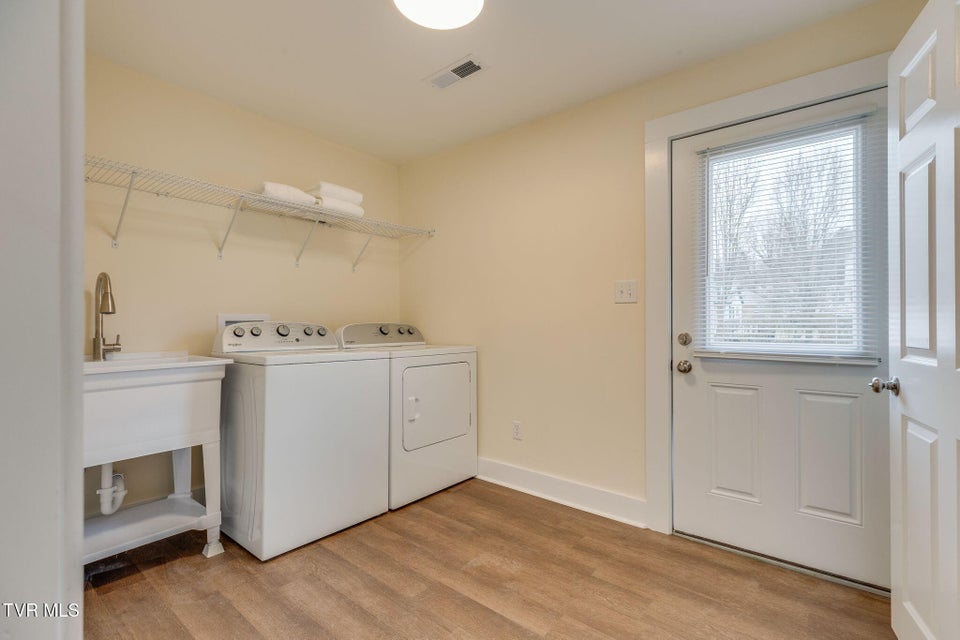 Photo #22: 212 H Street