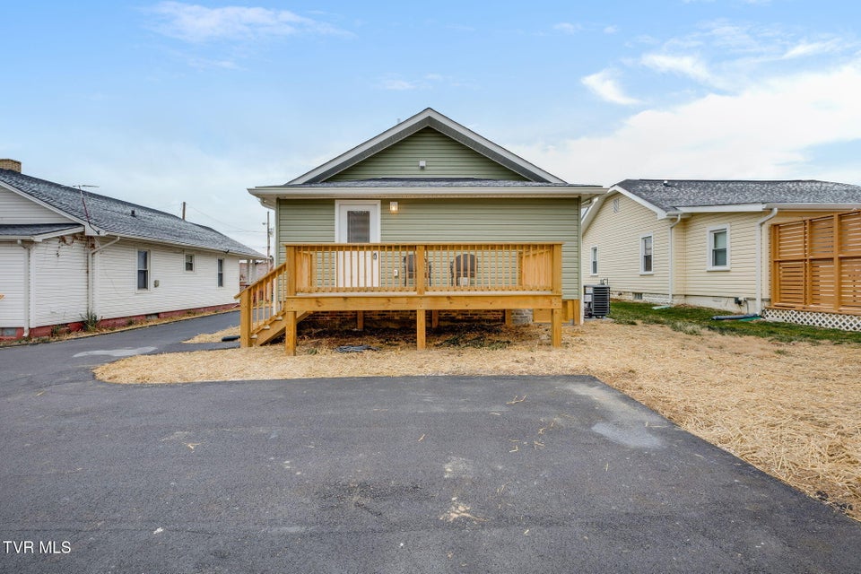 Photo #24: 212 H Street