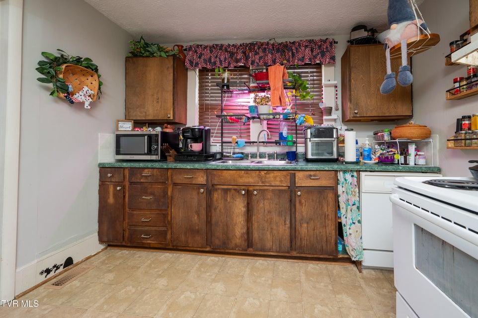 Photo #13: 4255 Bluff City Highway