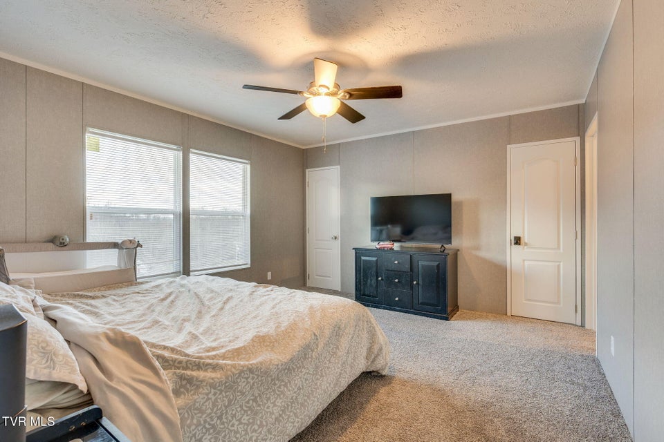 Photo #16: 593 Summerville Road