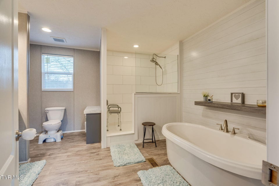 Photo #19: 593 Summerville Road