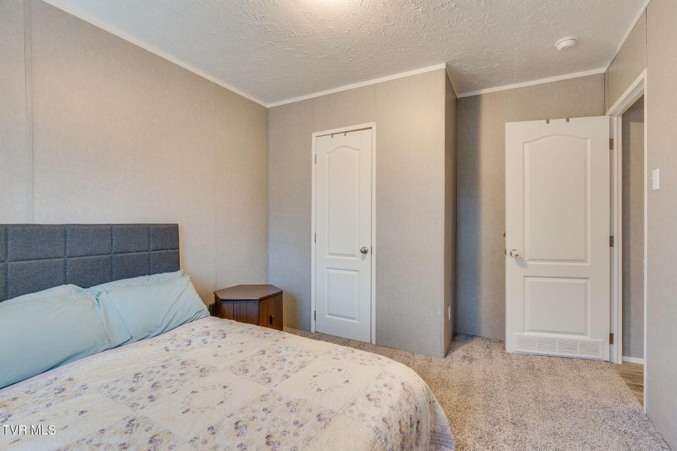 Photo #25: 593 Summerville Road