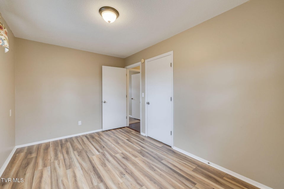 Photo #22: 3114 Summit Avenue