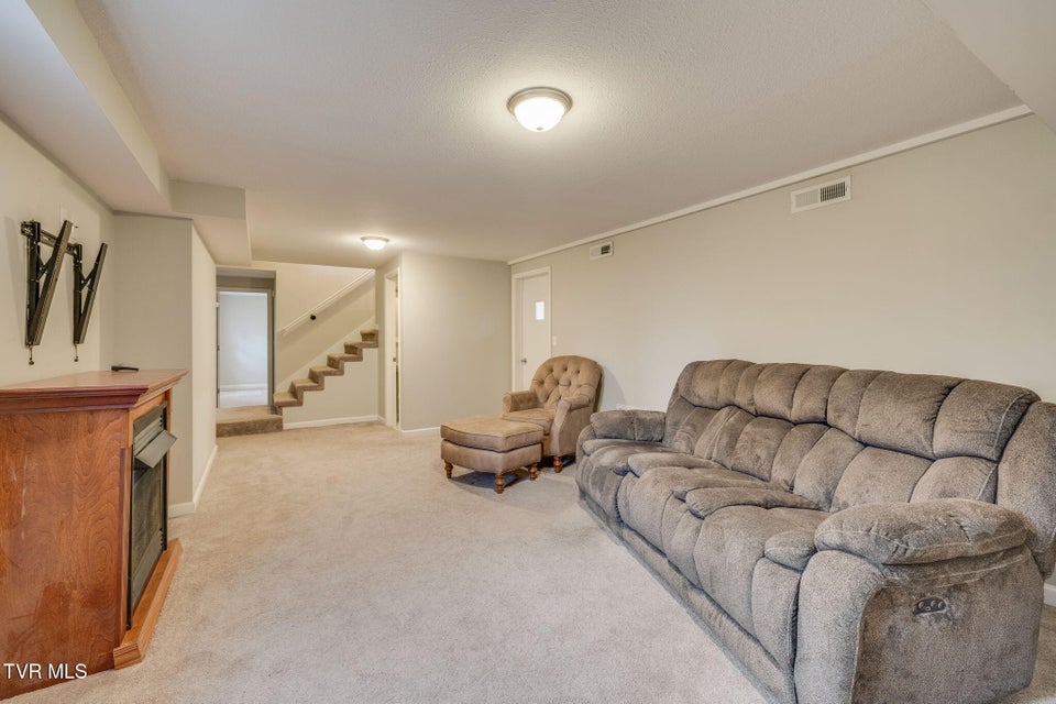 Photo #26: 3114 Summit Avenue