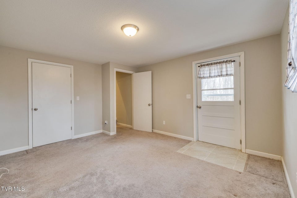 Photo #31: 3114 Summit Avenue