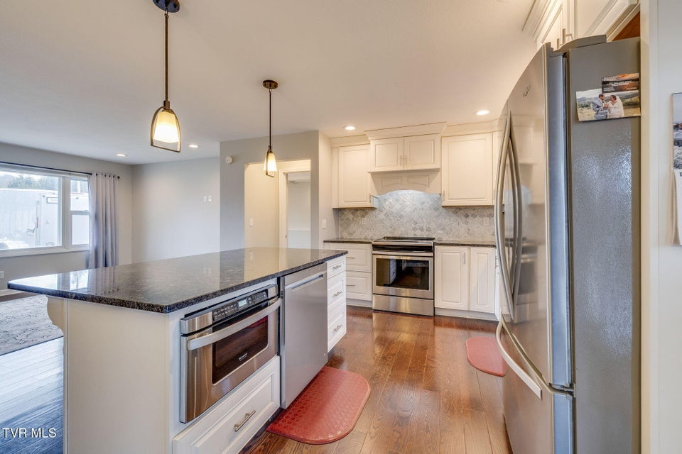 Photo #7: 3114 Summit Avenue