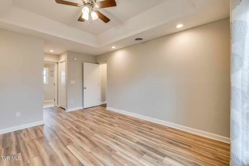 Photo #12: 3114 Summit Avenue