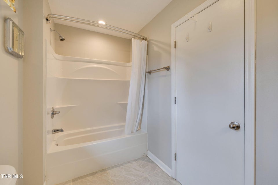 Photo #15: 3114 Summit Avenue