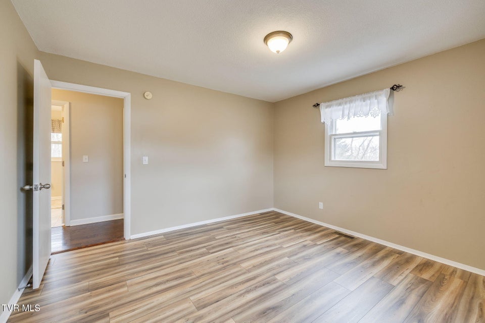 Photo #17: 3114 Summit Avenue