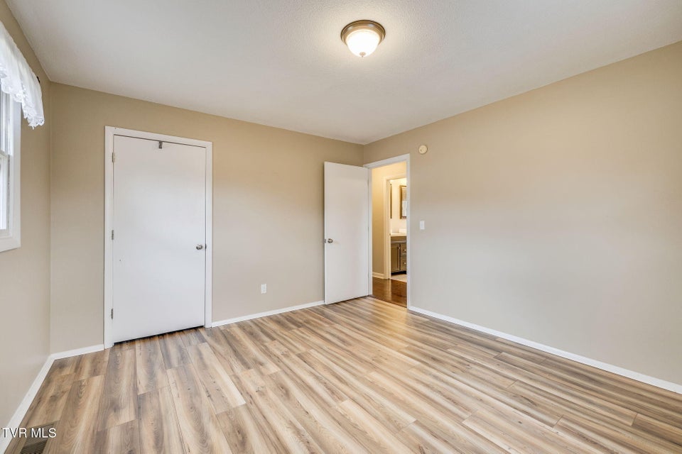 Photo #19: 3114 Summit Avenue