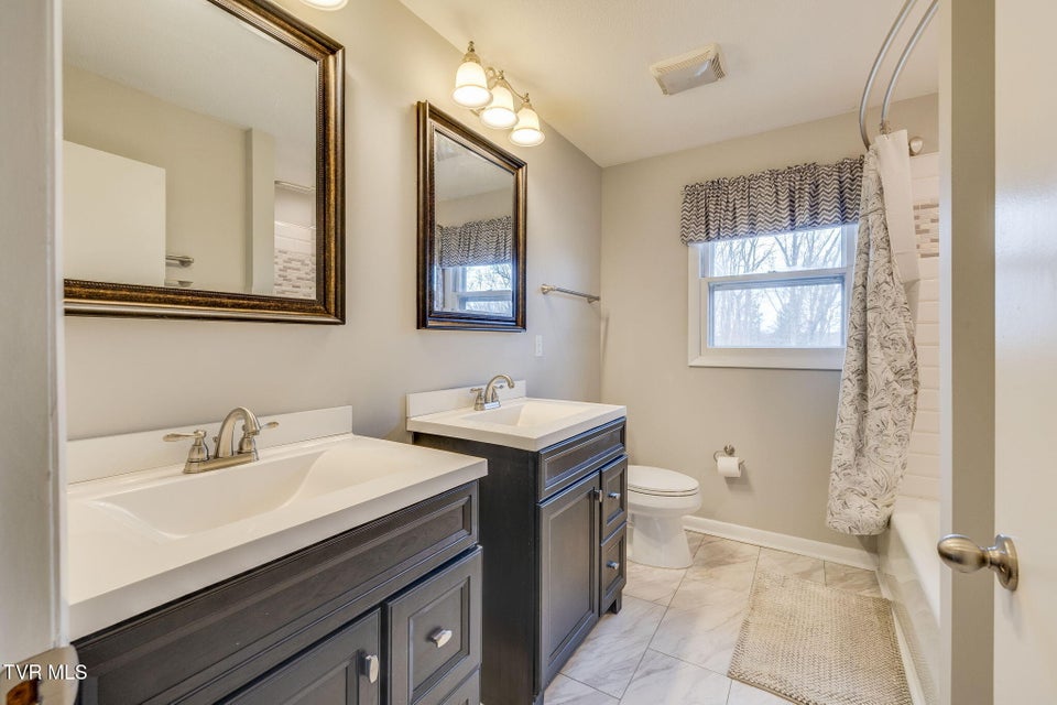 Photo #20: 3114 Summit Avenue