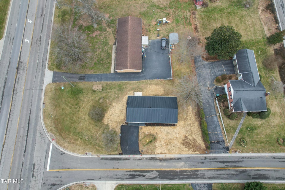 Photo #35: 130 Utah Street