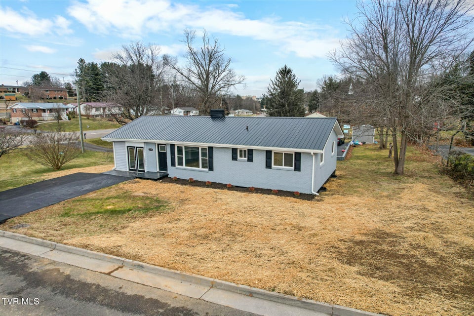 Photo #5: 130 Utah Street