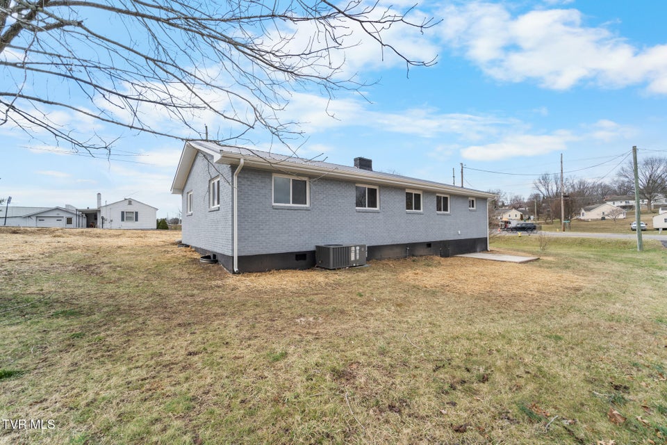 Photo #4: 130 Utah Street