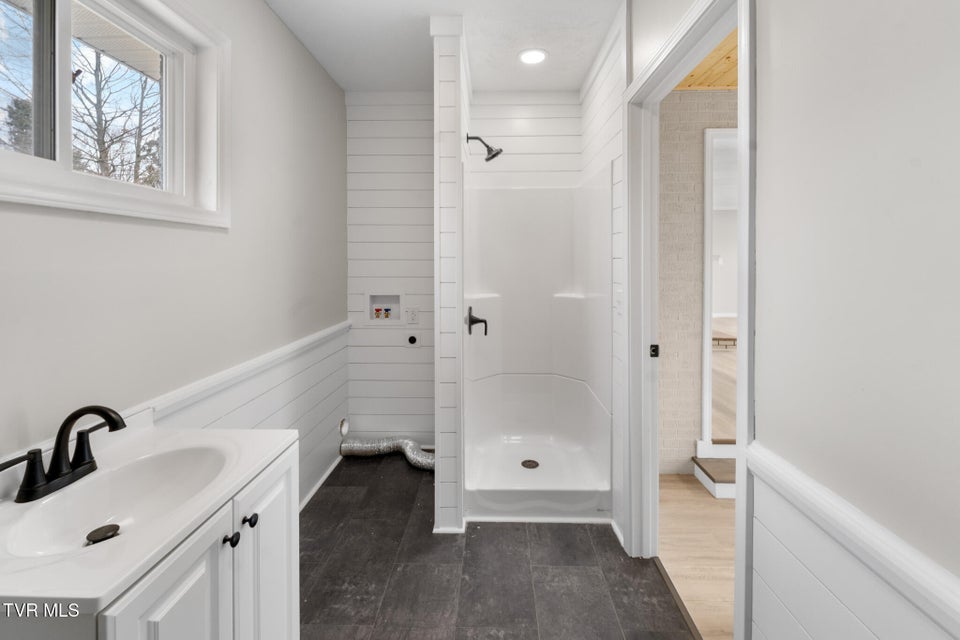 Photo #14: 130 Utah Street