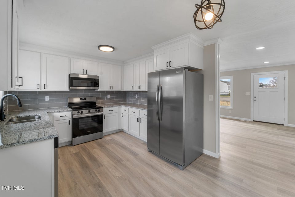 Photo #19: 130 Utah Street