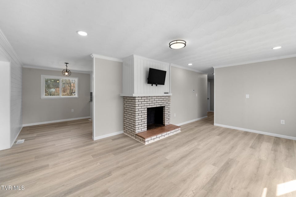 Photo #20: 130 Utah Street