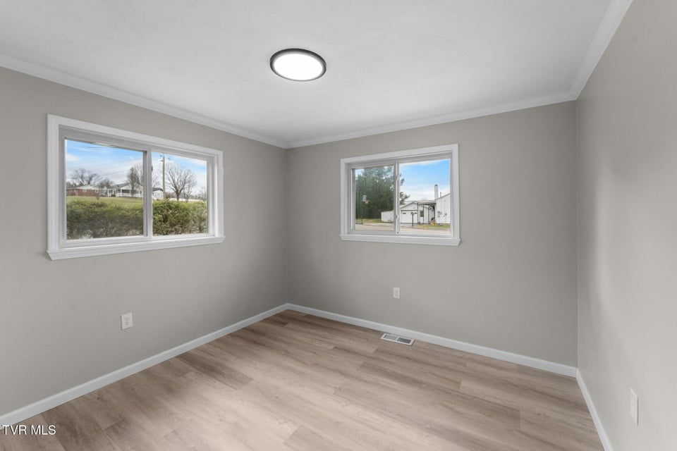 Photo #26: 130 Utah Street