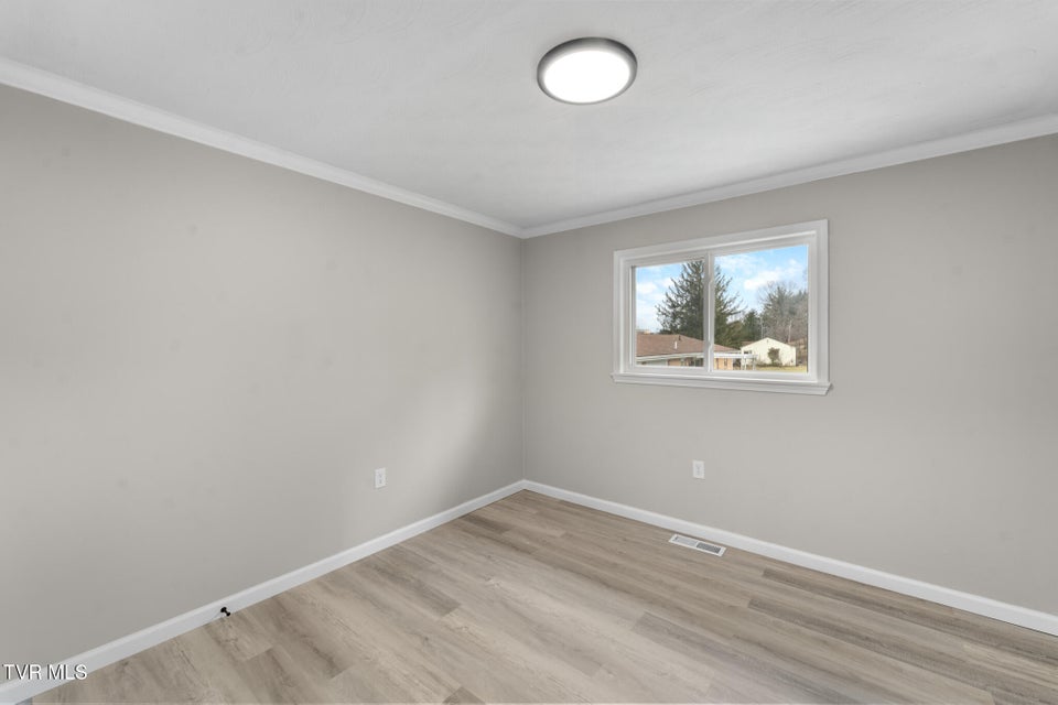 Photo #28: 130 Utah Street