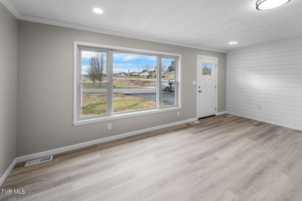 Photo #8: 130 Utah Street