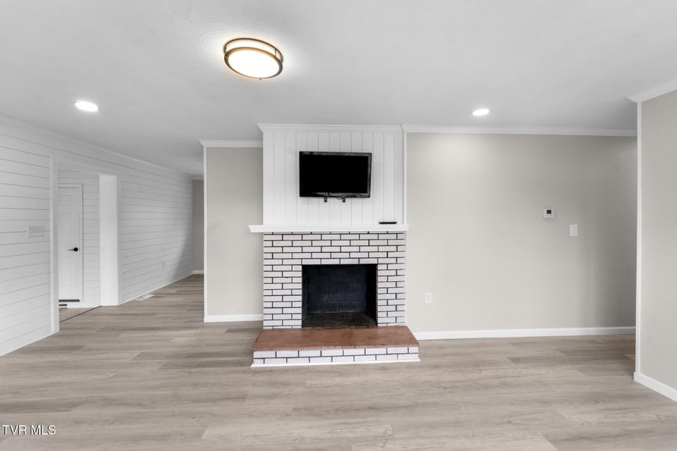 Photo #9: 130 Utah Street