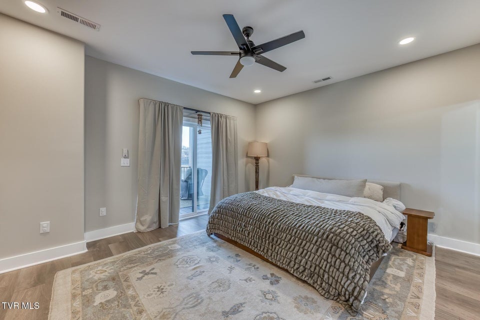 Photo #10: 4160 Bristol Highway