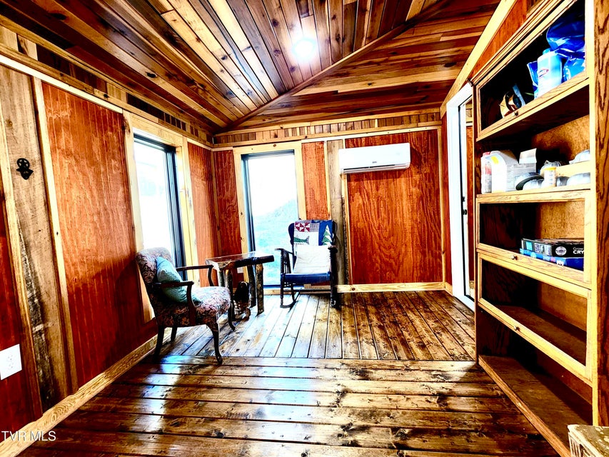 Photo #36: 119 Morris Road