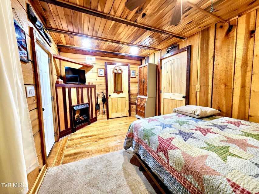 Photo #39: 119 Morris Road