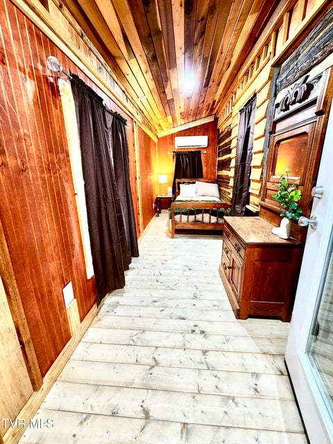 Photo #37: 119 Morris Road