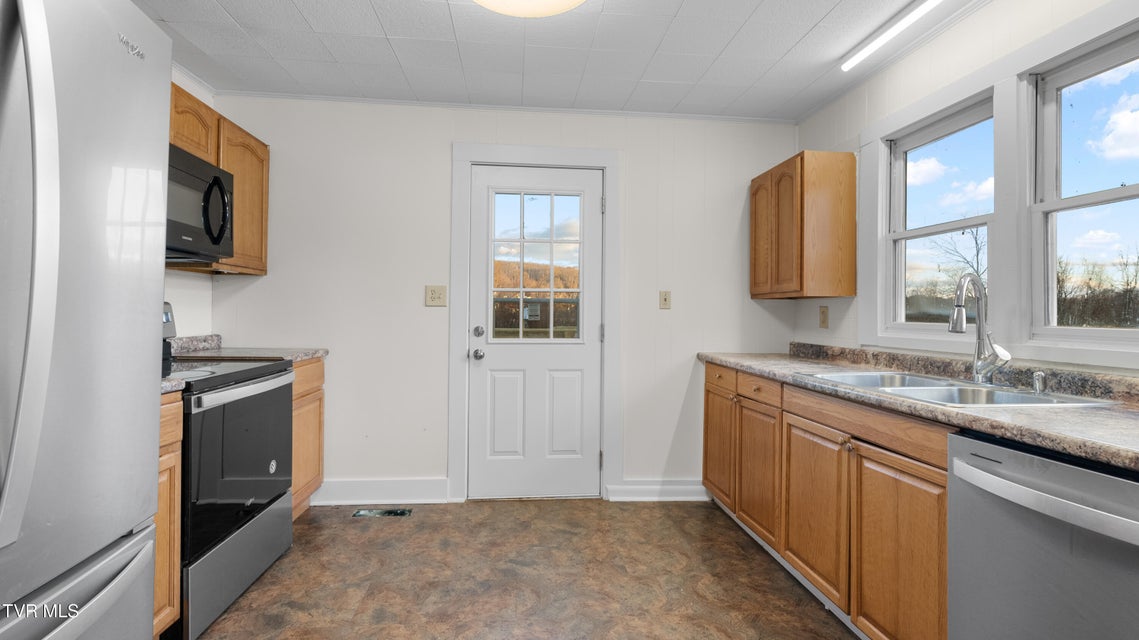 Photo #11: 426 13th North Street