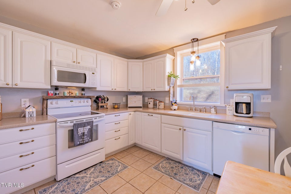 Photo #6: 184 & 202 Sandidge Hollow Road