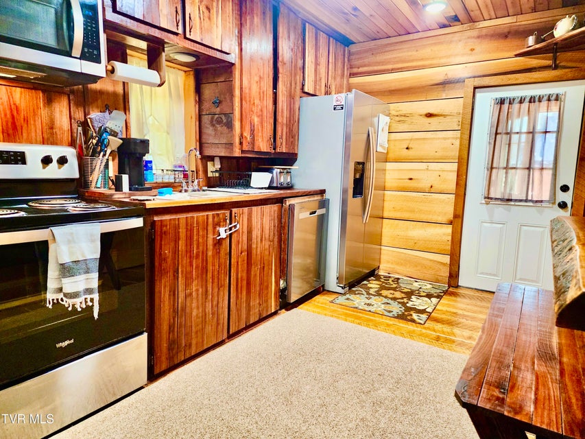 Photo #28: 119 Morris Road