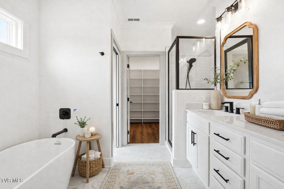 Photo #42: 1445 Cabot Cove