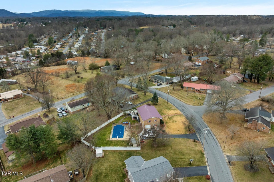 Photo #41: 1009 Westminister Drive