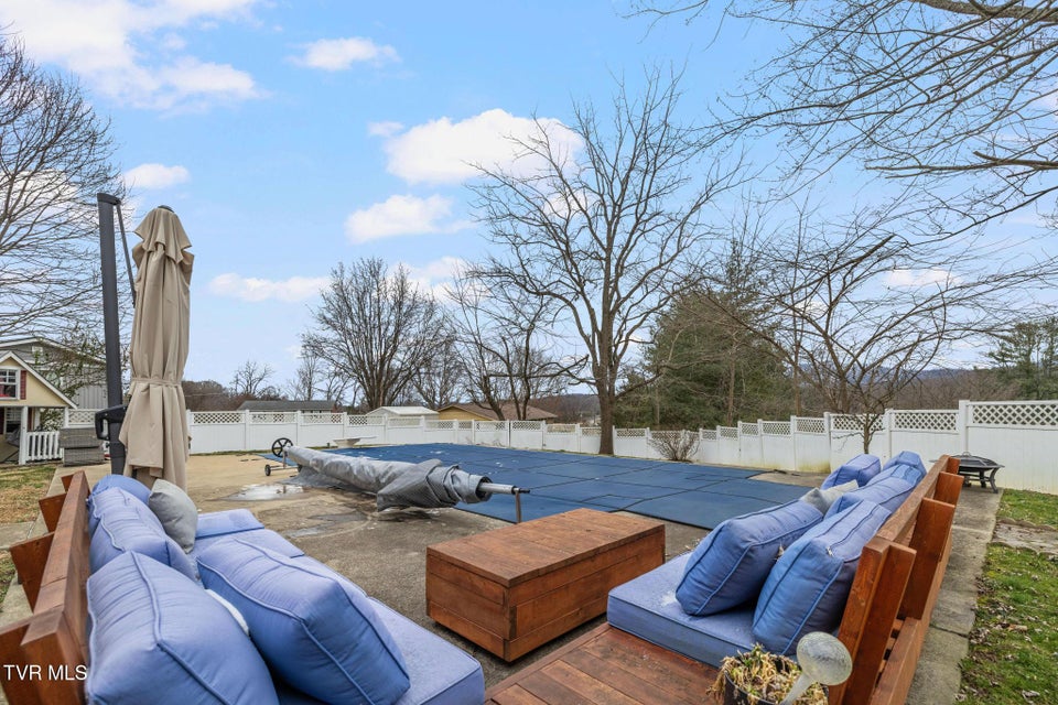 Photo #33: 1009 Westminister Drive