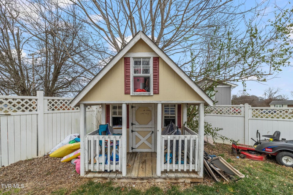 Photo #34: 1009 Westminister Drive