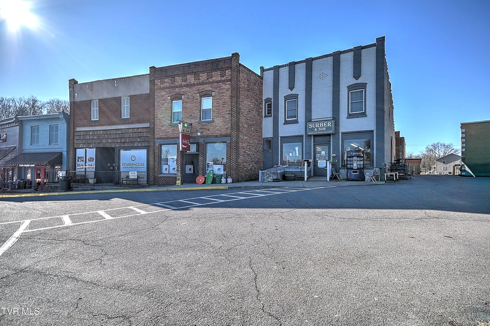 Photo #5: 208 Town Square Street