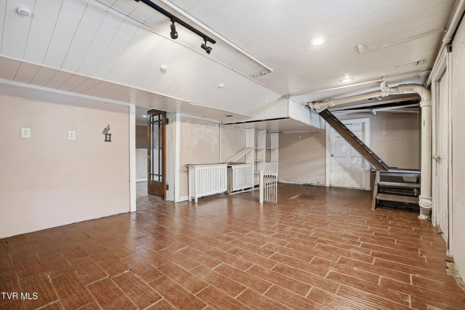 Photo #16: 1736 Main Avenue