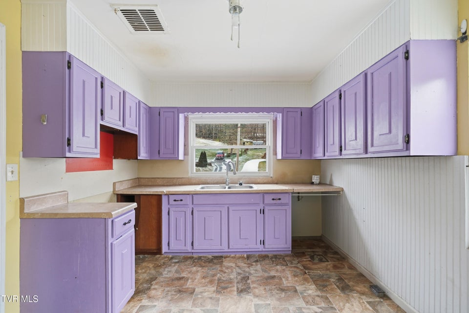 Photo #26: 1736 Main Avenue