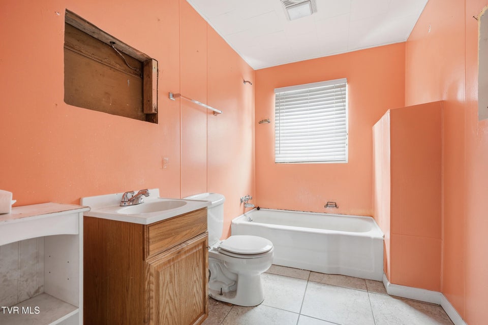 Photo #31: 1736 Main Avenue