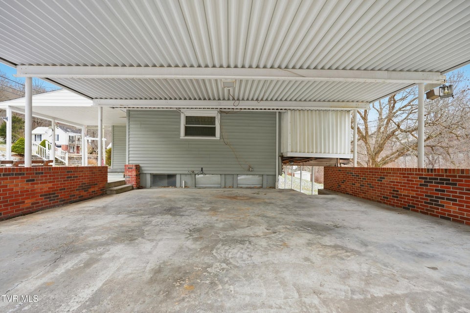 Photo #33: 1736 Main Avenue