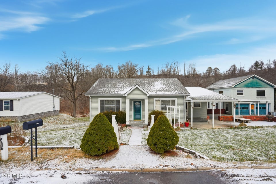 Photo #37: 1736 Main Avenue