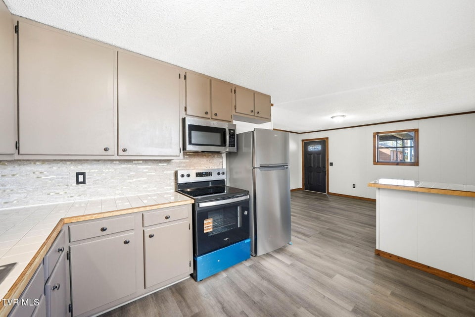 Photo #6: 1512 Fairview Avenue