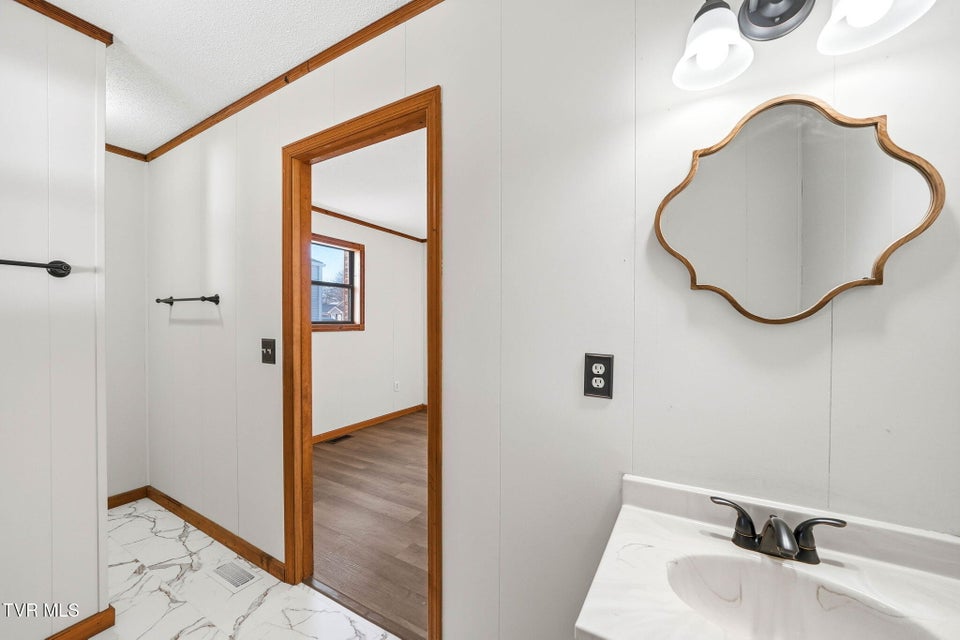 Photo #17: 1512 Fairview Avenue