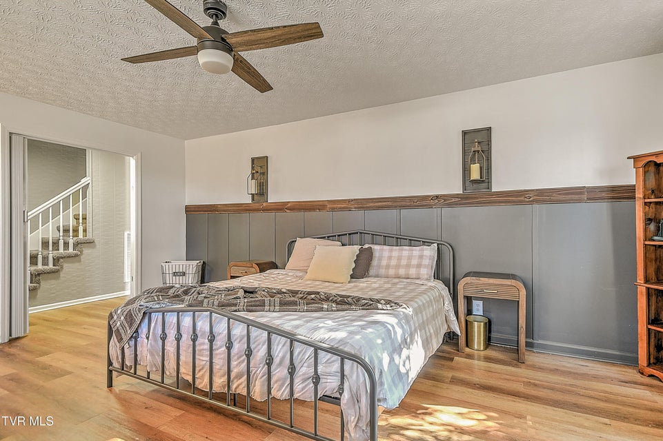 Photo #6: 441 Skyline Drive