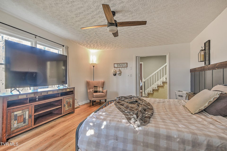 Photo #7: 441 Skyline Drive