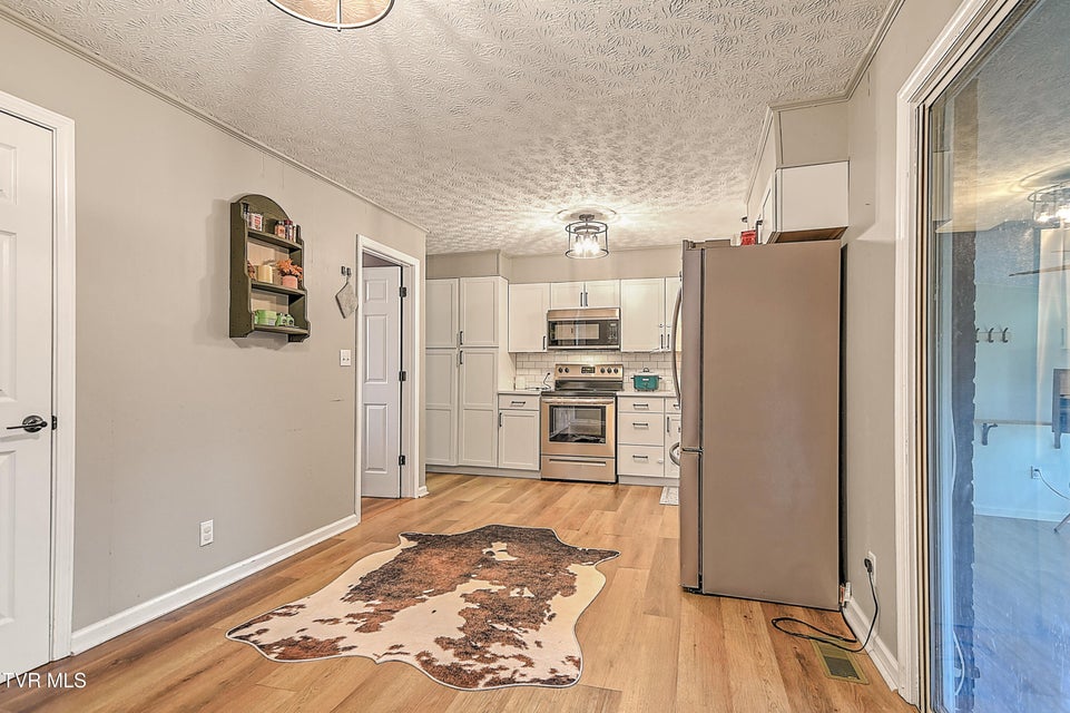 Photo #16: 441 Skyline Drive