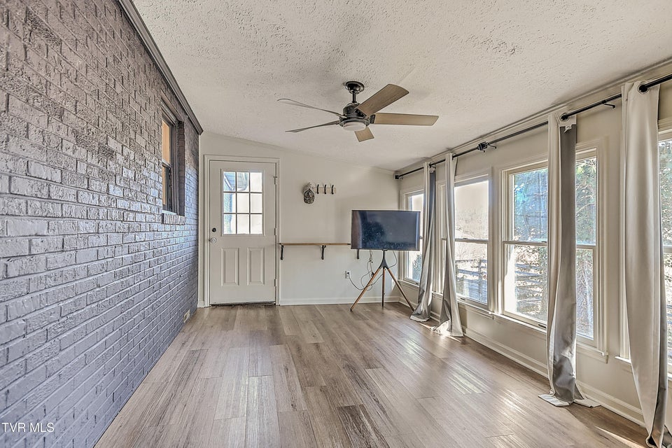 Photo #20: 441 Skyline Drive